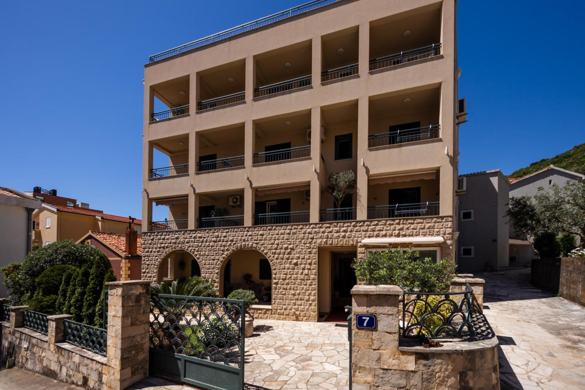 Guest House Medin Petrovac Εξωτερικό φωτογραφία